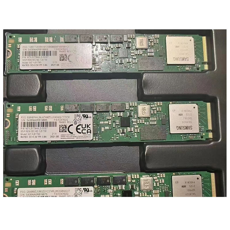 MZ1LB1T9HALS-00007_1 Photo MZ1LB1T9HALS-00007_1